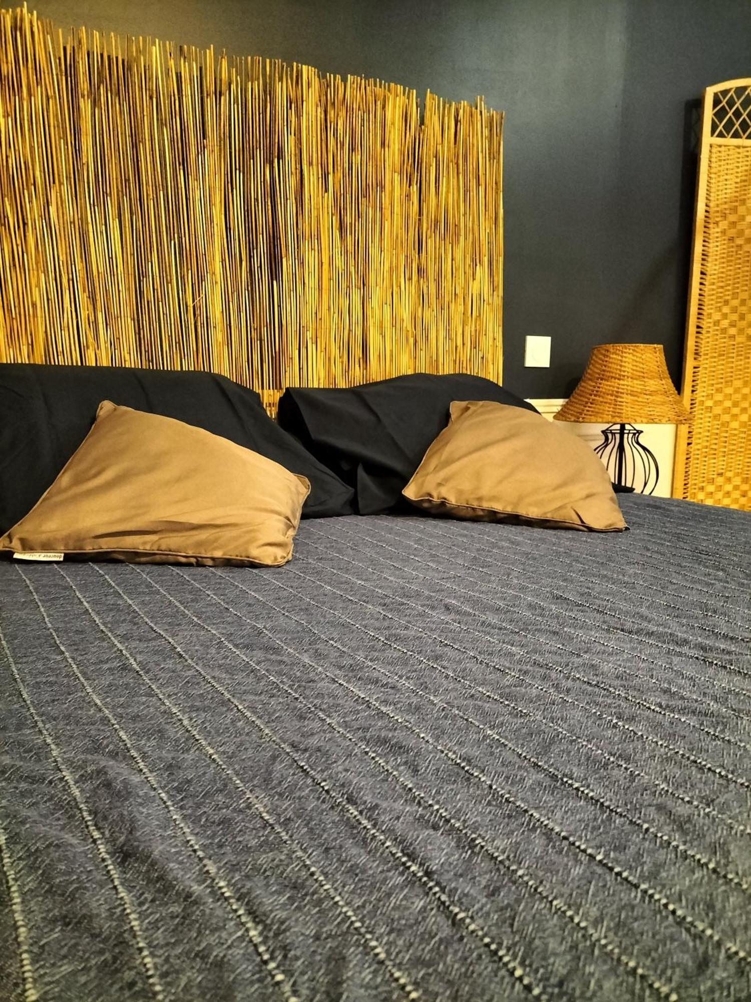 Les 2 Tours Hotell Chenay  Eksteriør bilde