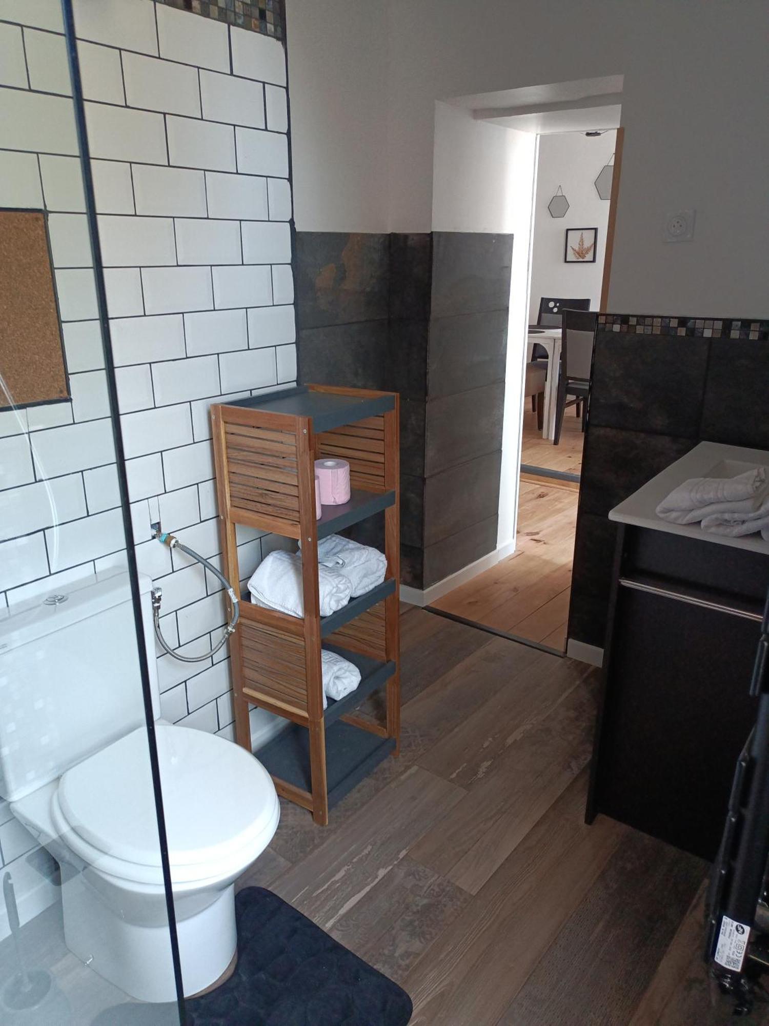 Les 2 Tours Hotell Chenay  Eksteriør bilde